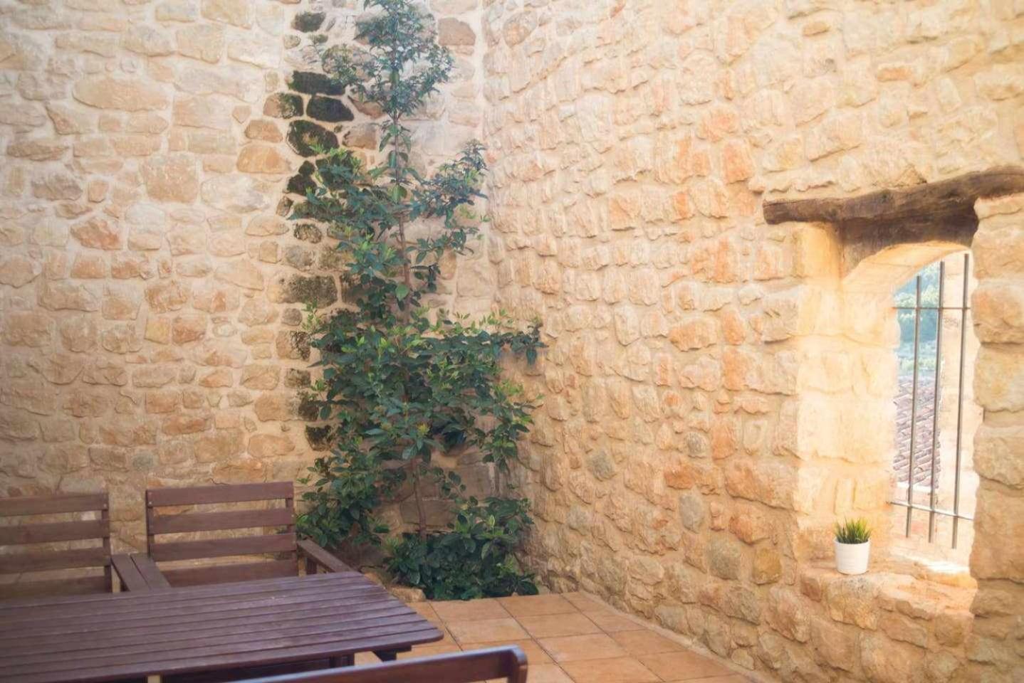 Espacioso Pajar Con Chimenea En Casa De Las Letras Lledó Kültér fotó
