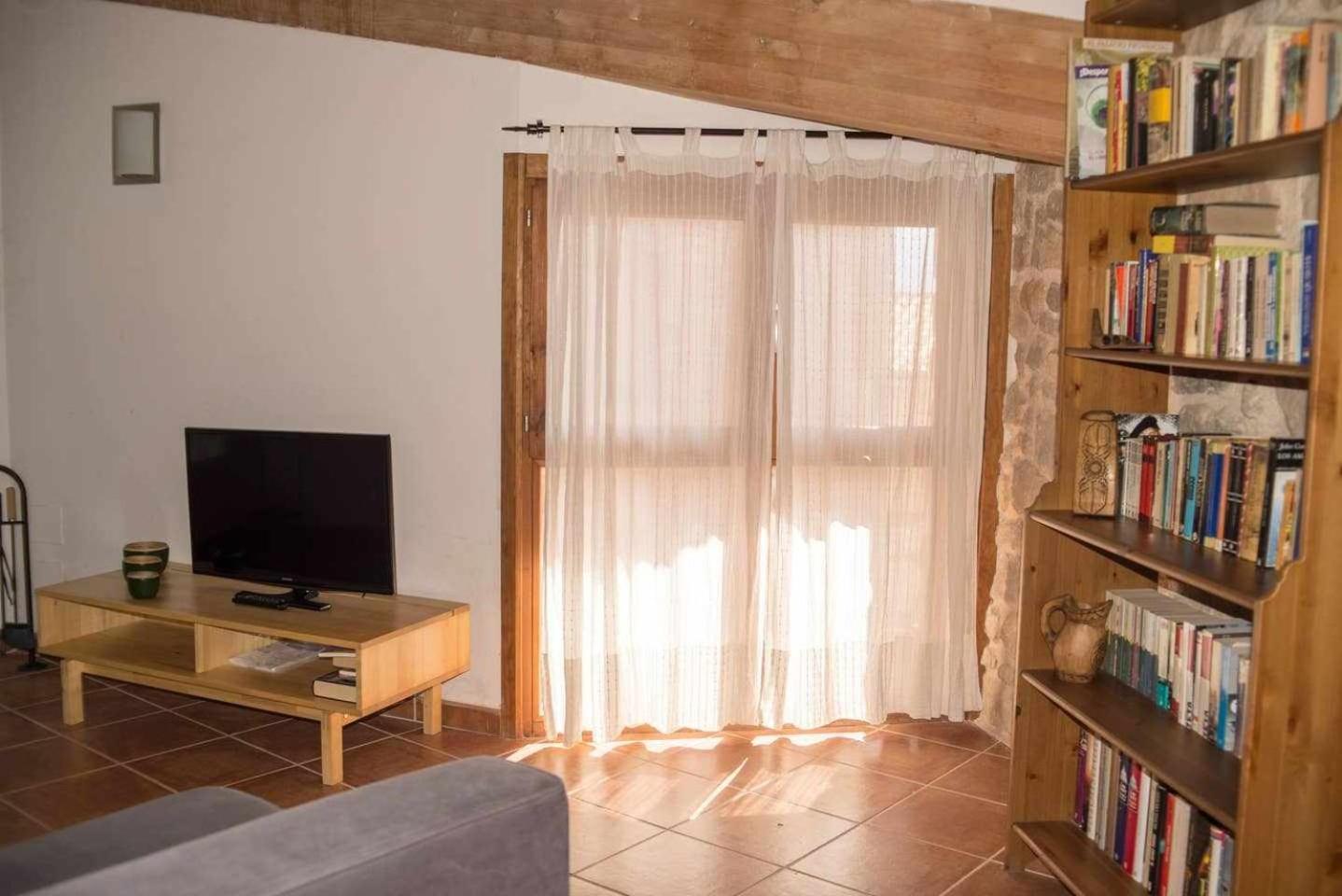 Espacioso Pajar Con Chimenea En Casa De Las Letras Lledó Kültér fotó