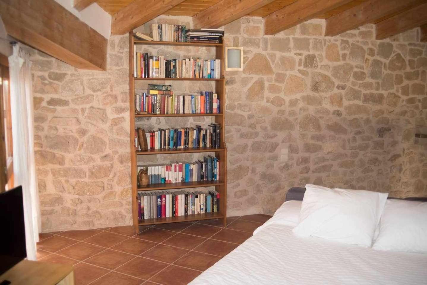 Espacioso Pajar Con Chimenea En Casa De Las Letras Lledó Kültér fotó