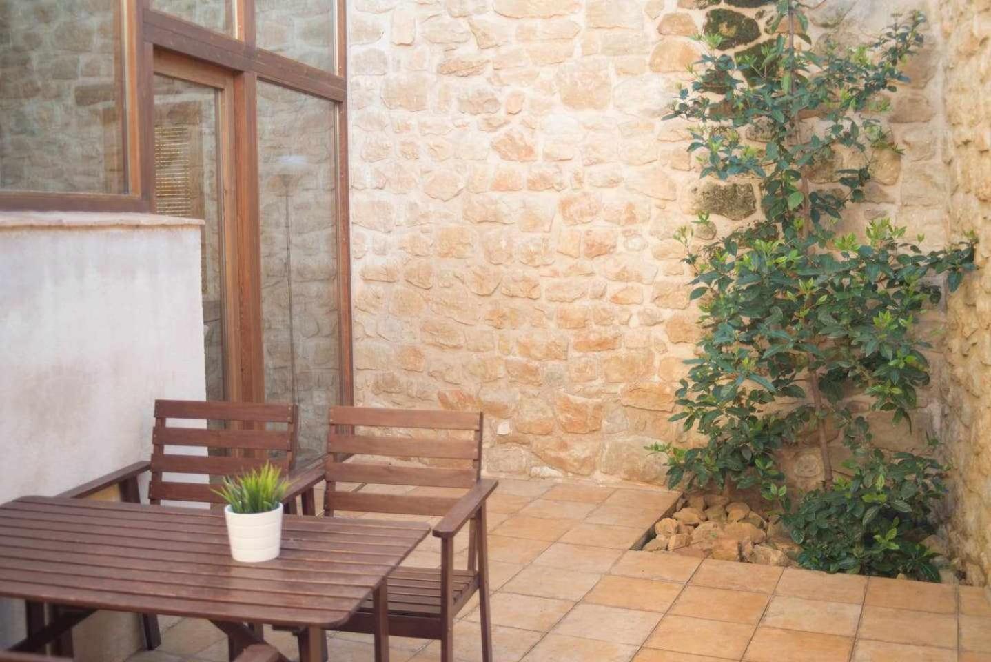 Espacioso Pajar Con Chimenea En Casa De Las Letras Lledó Kültér fotó