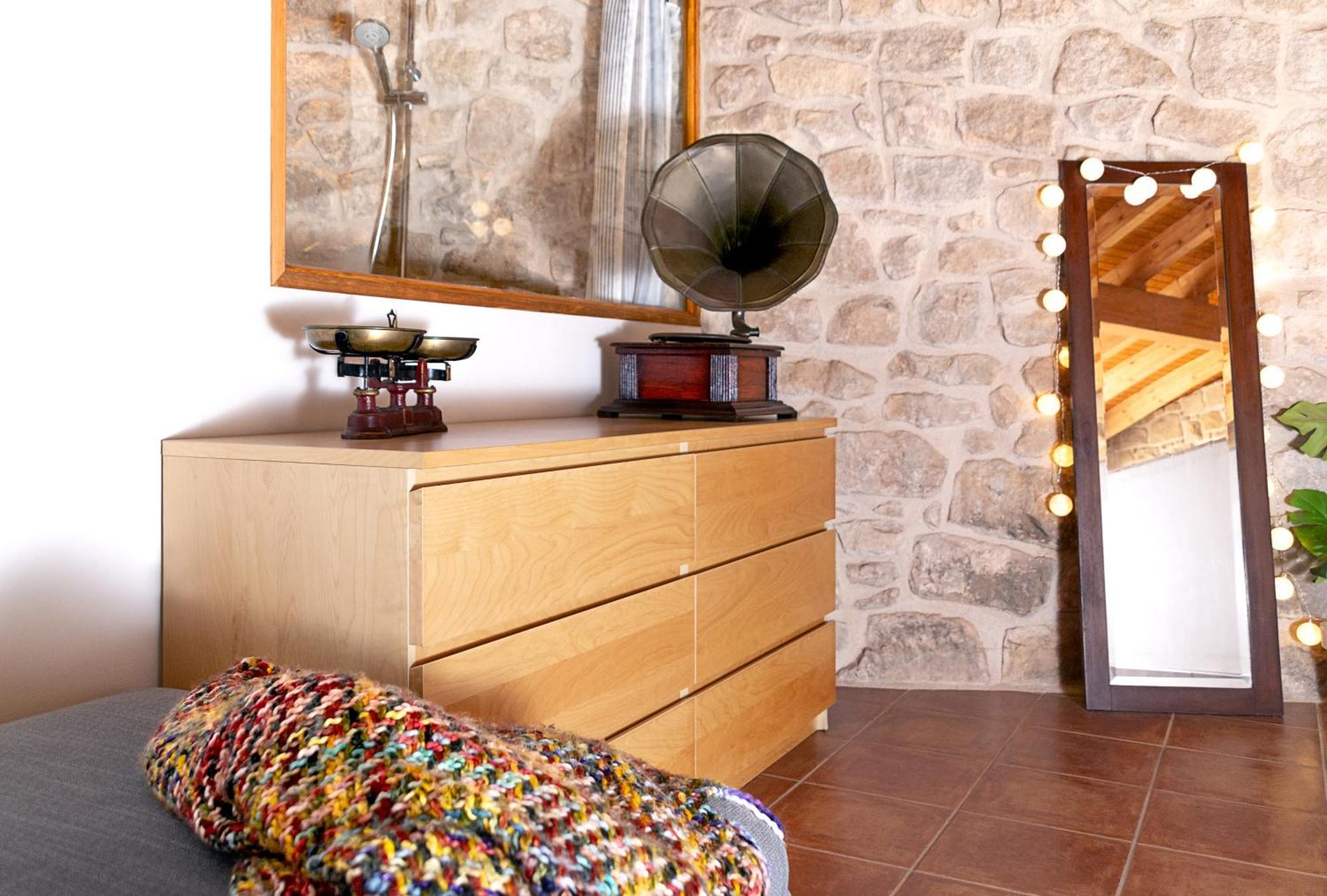 Espacioso Pajar Con Chimenea En Casa De Las Letras Lledó Kültér fotó